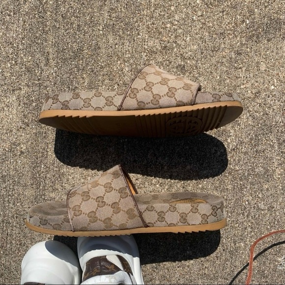 AUTHENTIC Gucci GG canvas slides men 9 - Picture 4 of 7